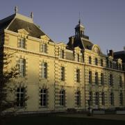 Le château de la Grange-la-Prevôté au coucher du Soleil